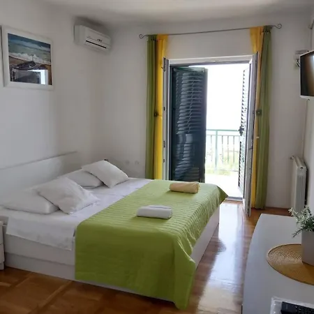 Maraska Sobe * Brela