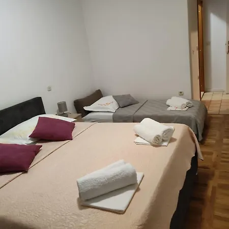 Maraska Sobe Apartment *