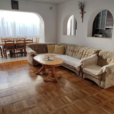 Apartman Maraska Sobe *